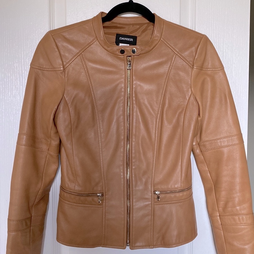 Danier fitted leather jacket size 2XS